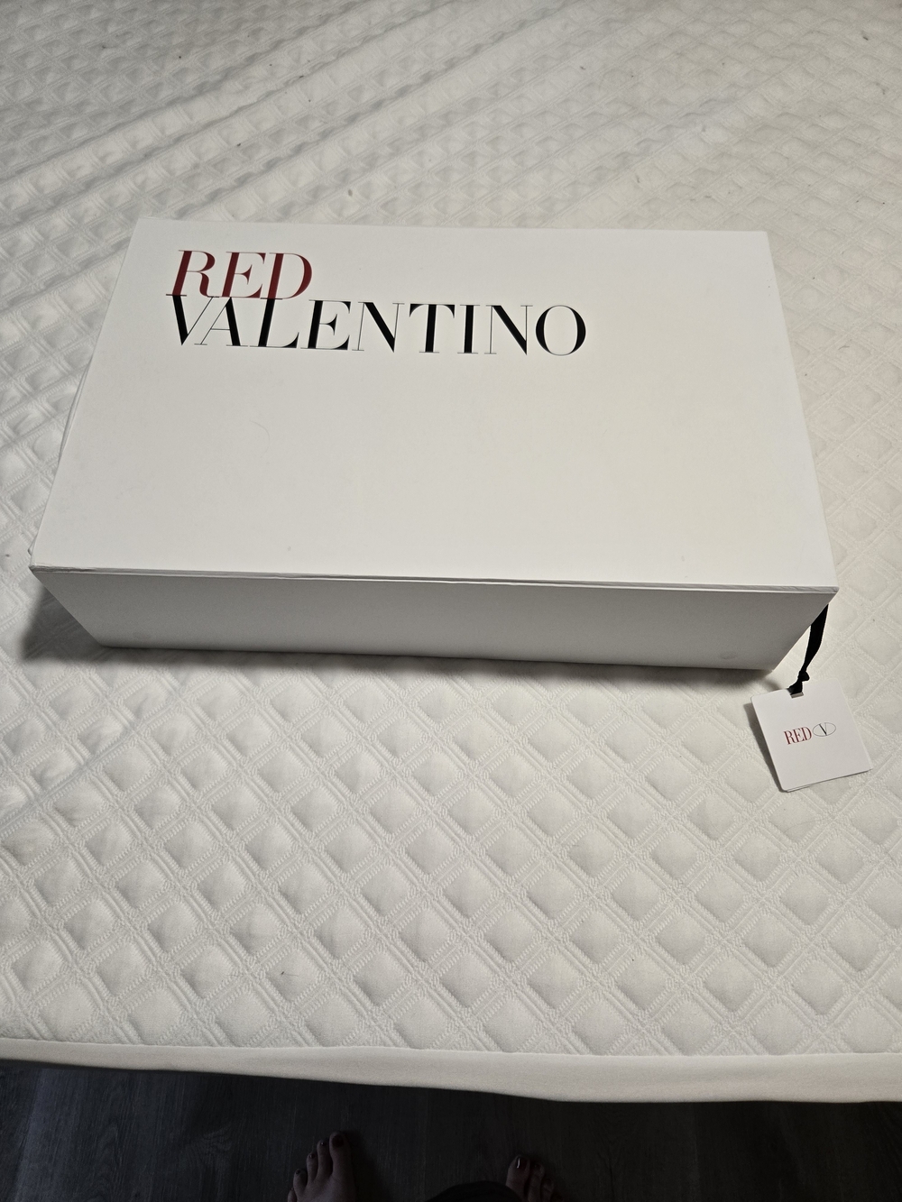 Valentino Bow-Accent Burgundy Leather Tote - Picture 2 of 5